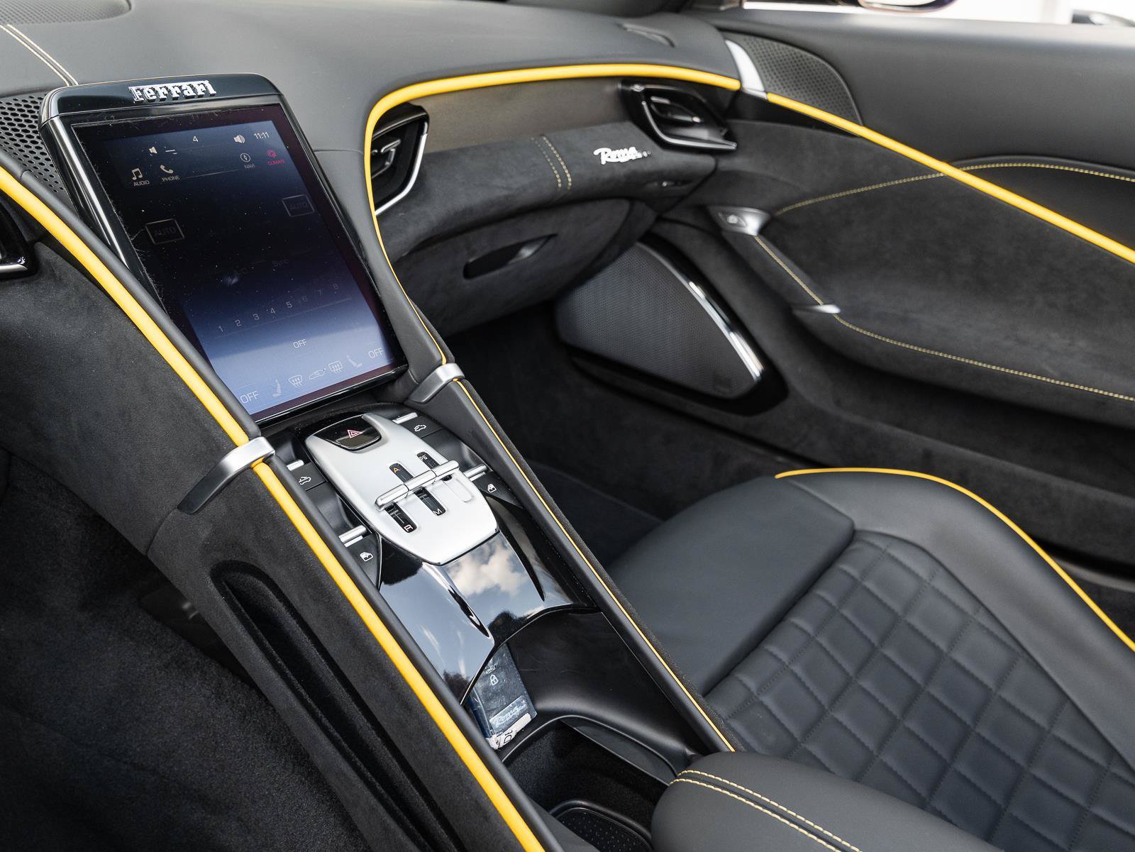 Used 2025 Ferrari Roma Spider RWD image 22