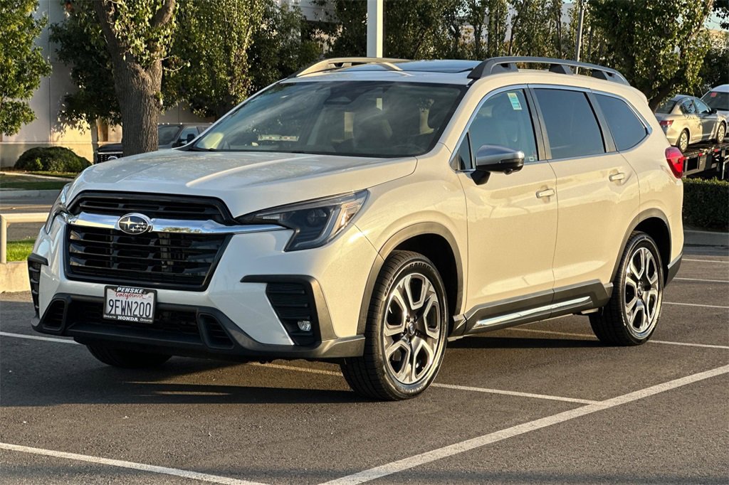 Used 2023 Subaru Ascent Limited w/ Technology Package image 8