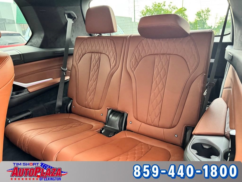 Used 2022 BMW X7 xDrive40i w/ Executive Package AWD/4WD image 41