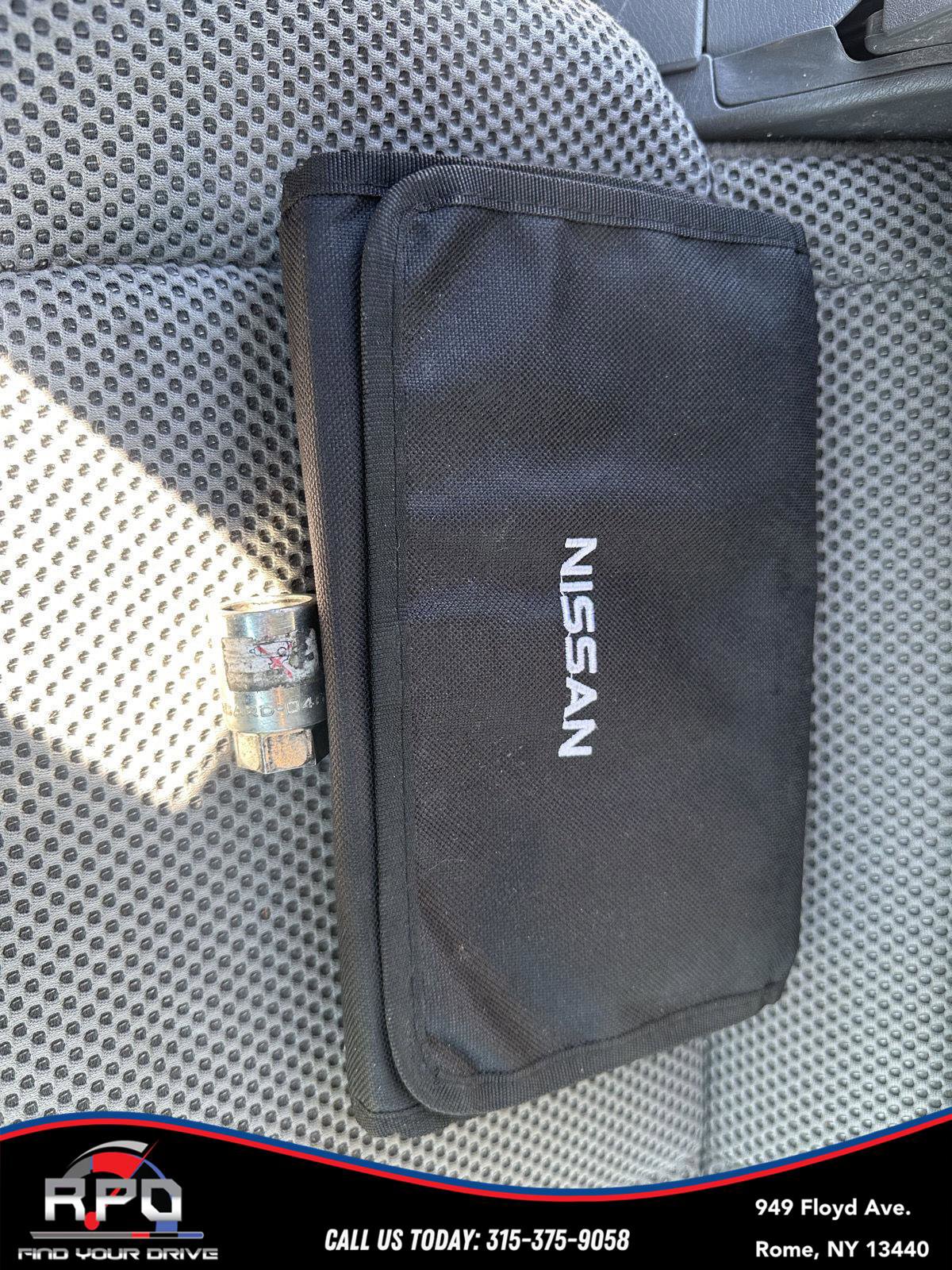 Used 2013 Nissan Frontier SV image 23