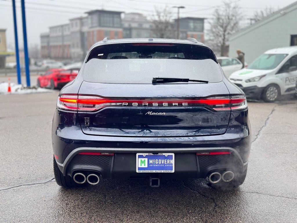 Used 2022 Porsche Macan w/ Premium Package Plus image 5