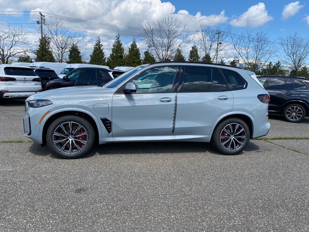 New 2026 BMW X5 xDrive50e w/ M Sport Package AWD/4WD image 4