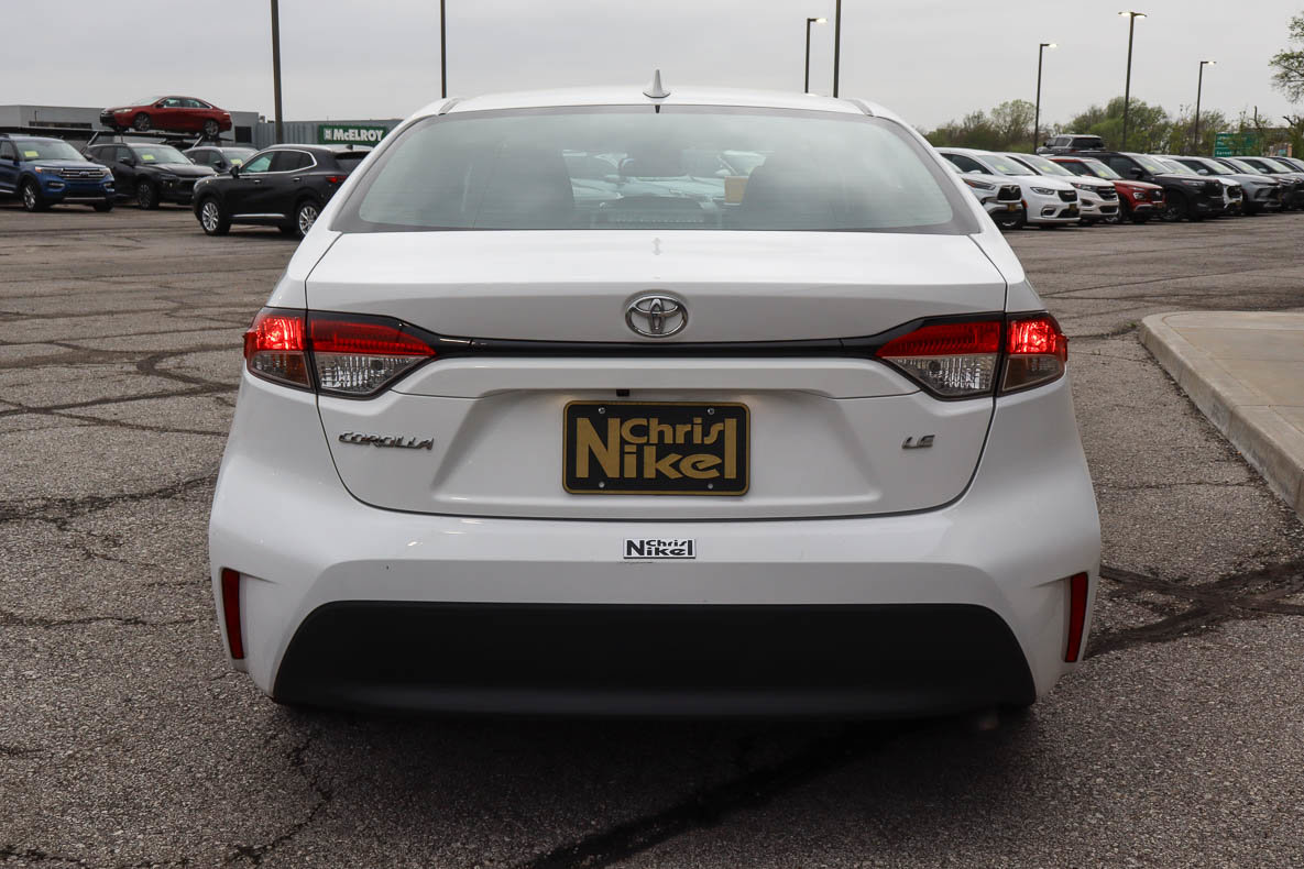 Used 2024 Toyota Corolla LE FWD image 5