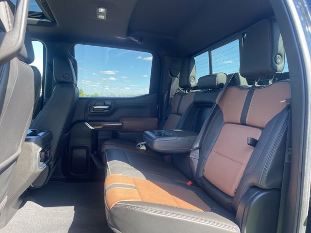 Used 2022 Chevrolet Silverado 1500 High Country w/ Technology Package AWD/4WD image 9