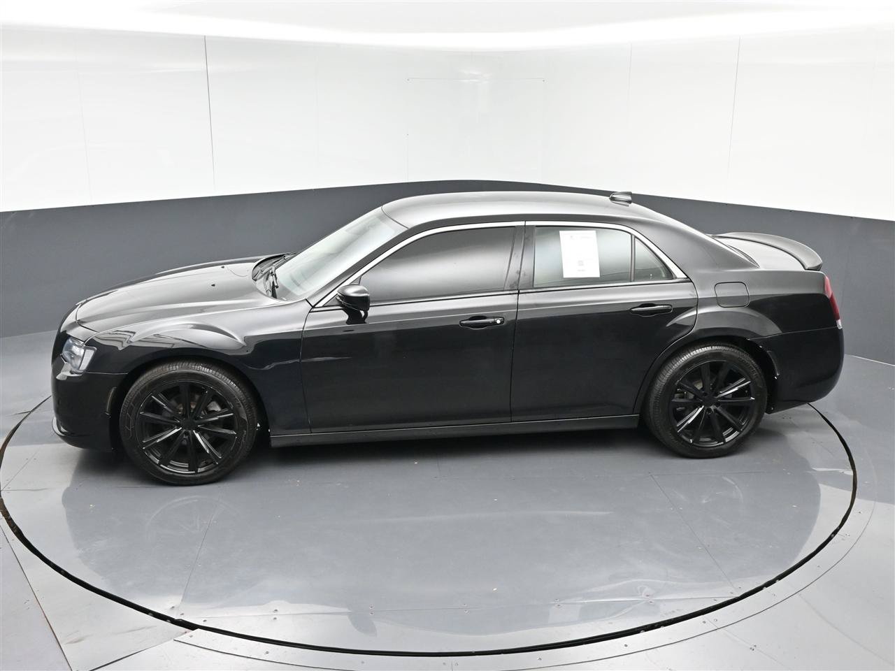 Used 2021 Chrysler 300 Touring w/ Sport Appearance Package RWD image 28