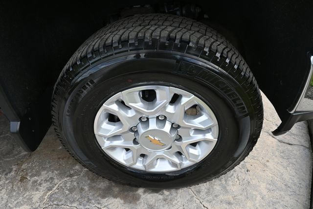 Used 2022 Chevrolet Silverado 2500 LT AWD/4WD image 11
