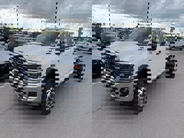 New 2025 RAM 3500 Tradesman image 3