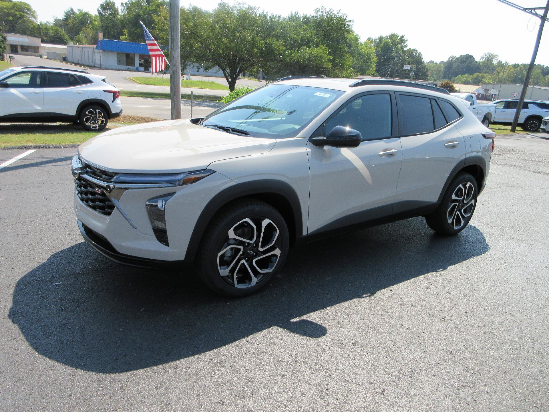 New 2026 Chevrolet Trax RS w/ Sunroof Package FWD image 7