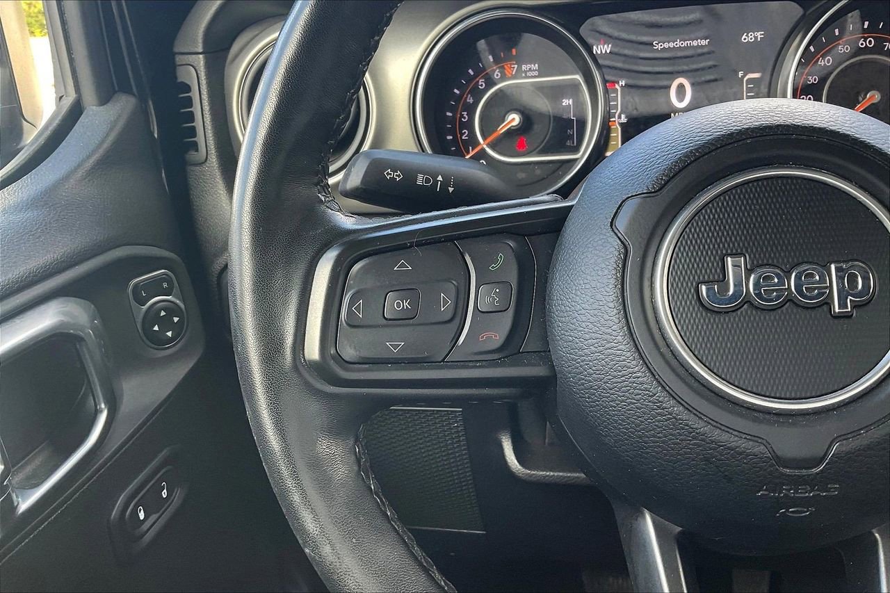 Used 2021 Jeep Gladiator Willys image 29