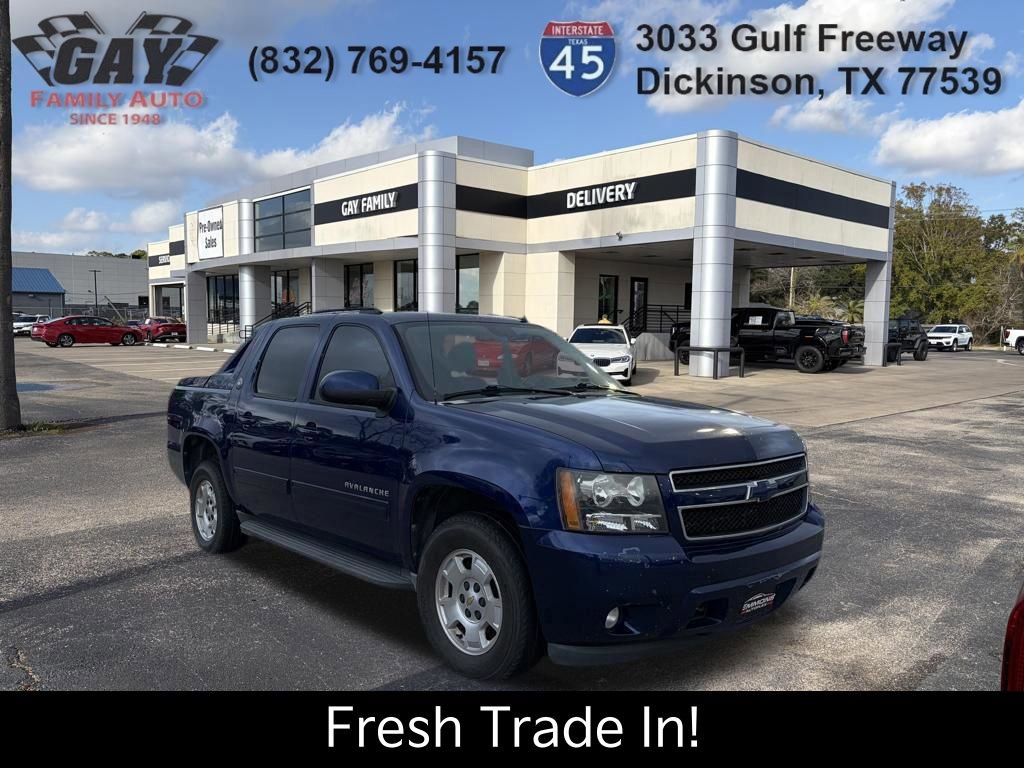 Used 2013 Chevrolet Avalanche LS video 1