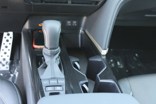 Used 2026 Toyota Camry SE w/ Multimedia Upgrade Package FWD image 16