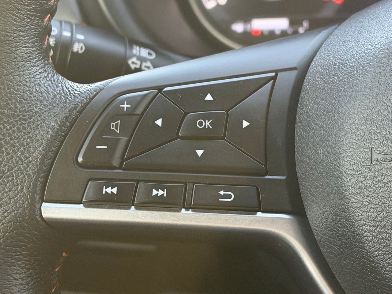 Certified 2020 Nissan Kicks SR FWD image 19