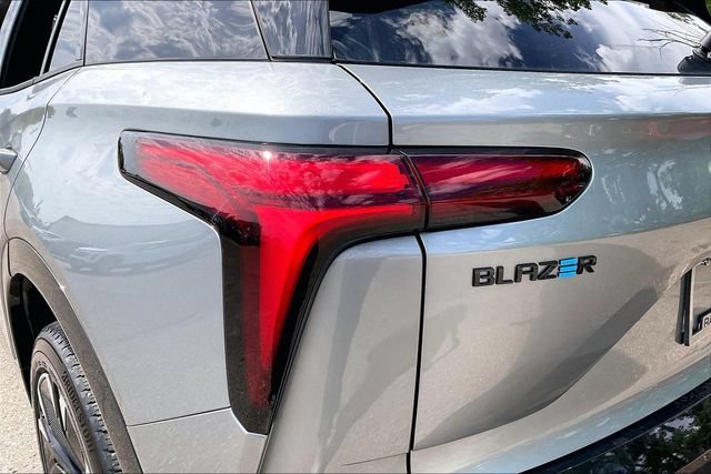 Certified 2024 Chevrolet Blazer EV RS AWD/4WD image 28