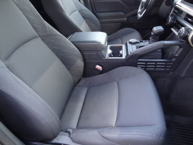 Used 2025 Toyota Tacoma SR5 AWD/4WD image 12