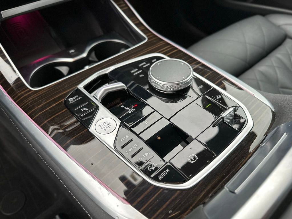 Certified 2025 BMW X7 xDrive40i w/ M Sport Package image 34