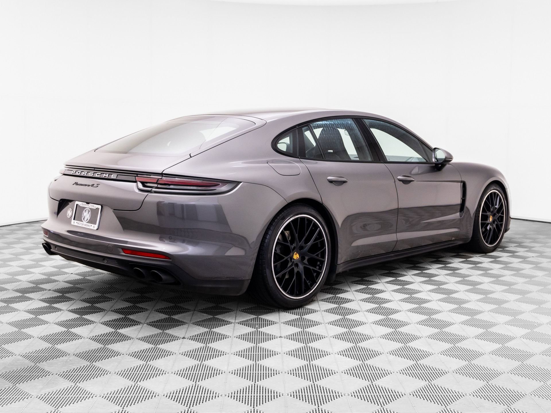 Used 2018 Porsche Panamera 4S AWD/4WD image 8