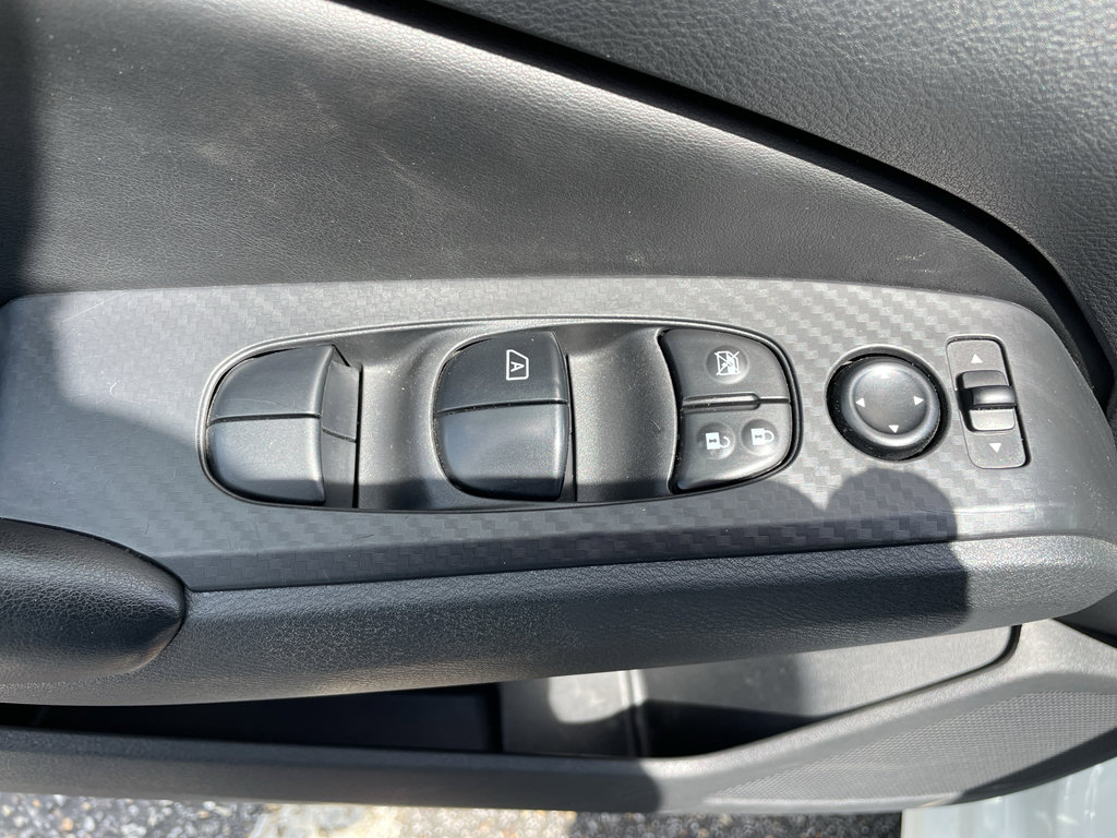 Used 2024 Nissan Altima 2.5 S image 9