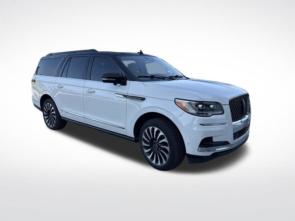 Used 2022 Lincoln Navigator L Black Label AWD/4WD image 2