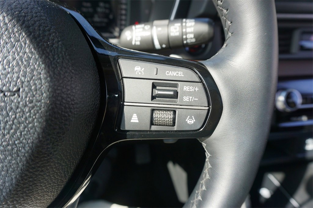 Used 2025 Honda Pilot Elite image 10