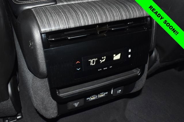 Certified 2024 Jeep Wagoneer Series II w/ Flexible Seating Group image 32