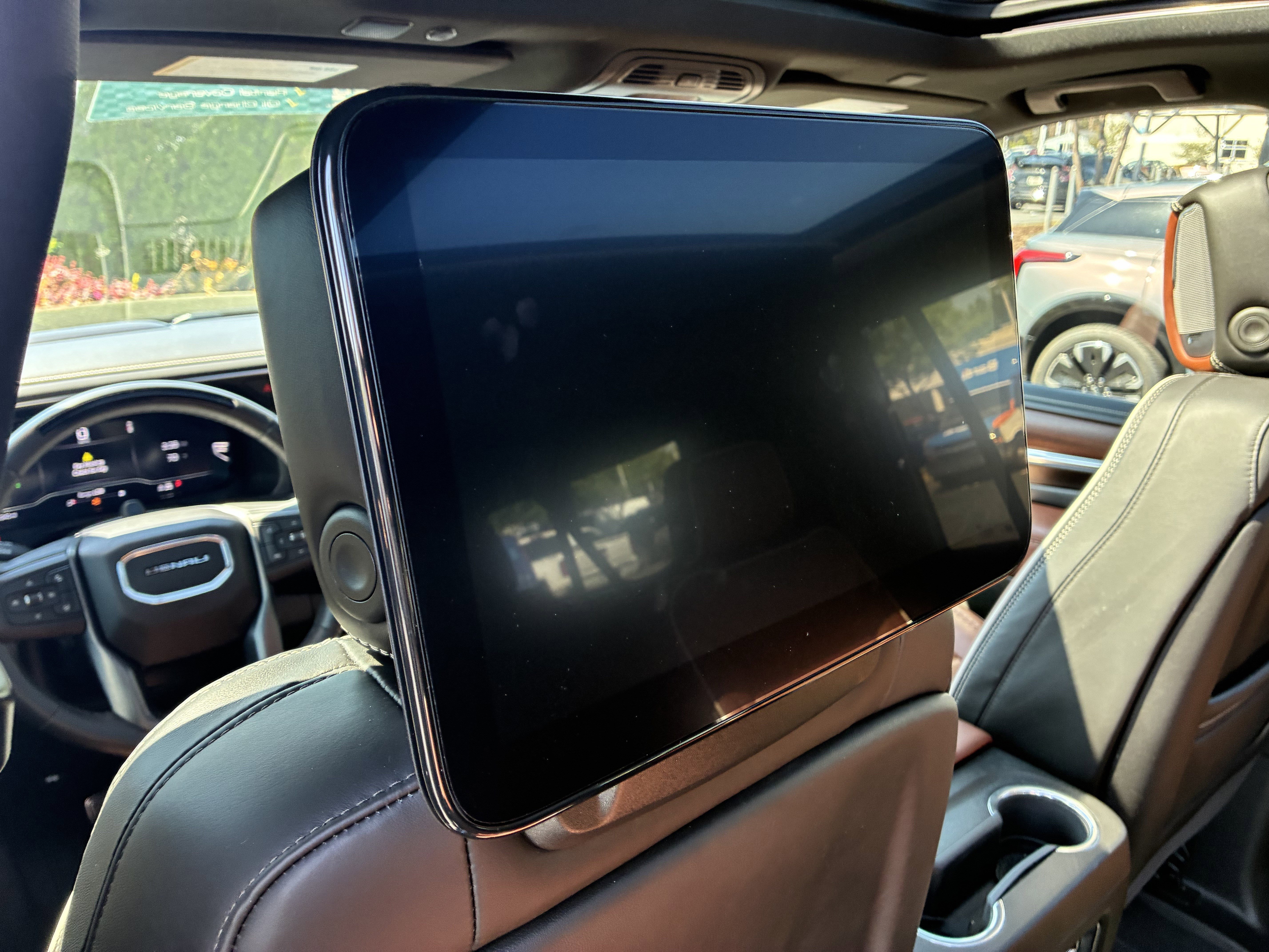 Used 2023 GMC Yukon XL Denali Ultimate image 18