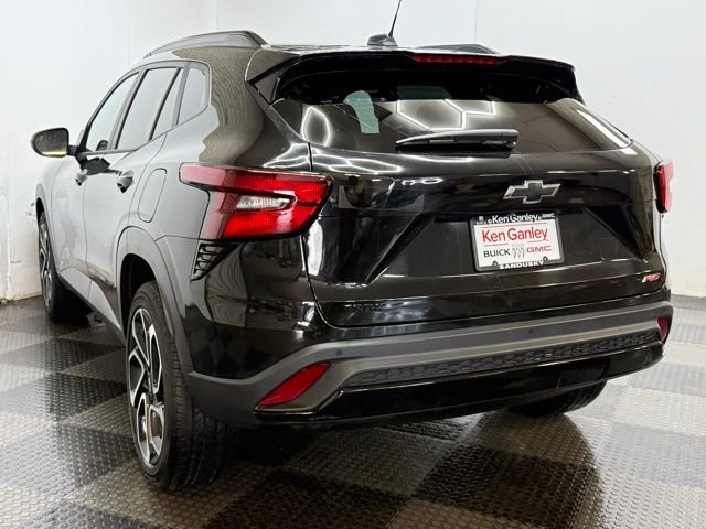 Certified 2025 Chevrolet Trax RS w/ Sunroof Package image 10