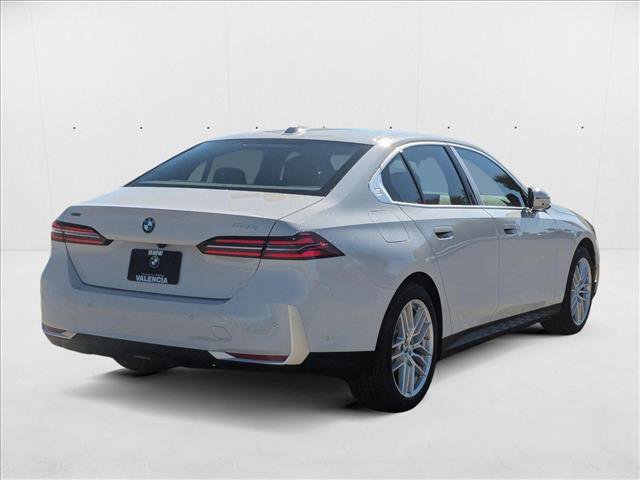New 2025 BMW 540i xDrive w/ Premium Package image 2