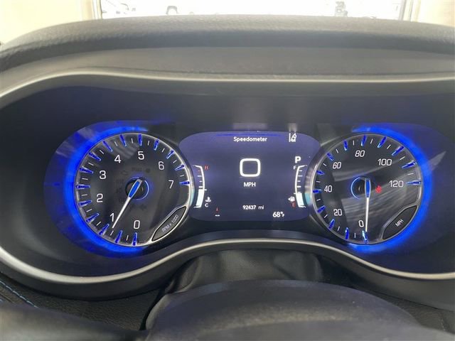 Used 2021 Chrysler Pacifica Touring image 14