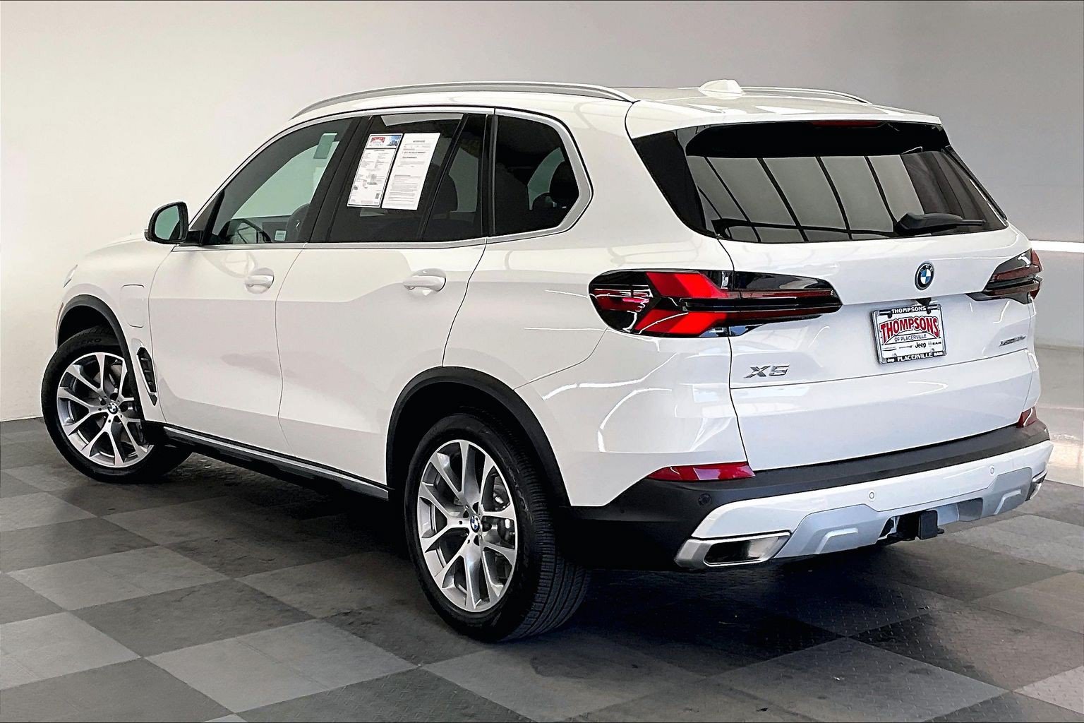 Used 2026 BMW X5 xDrive50e w/ Premium Package AWD/4WD image 10
