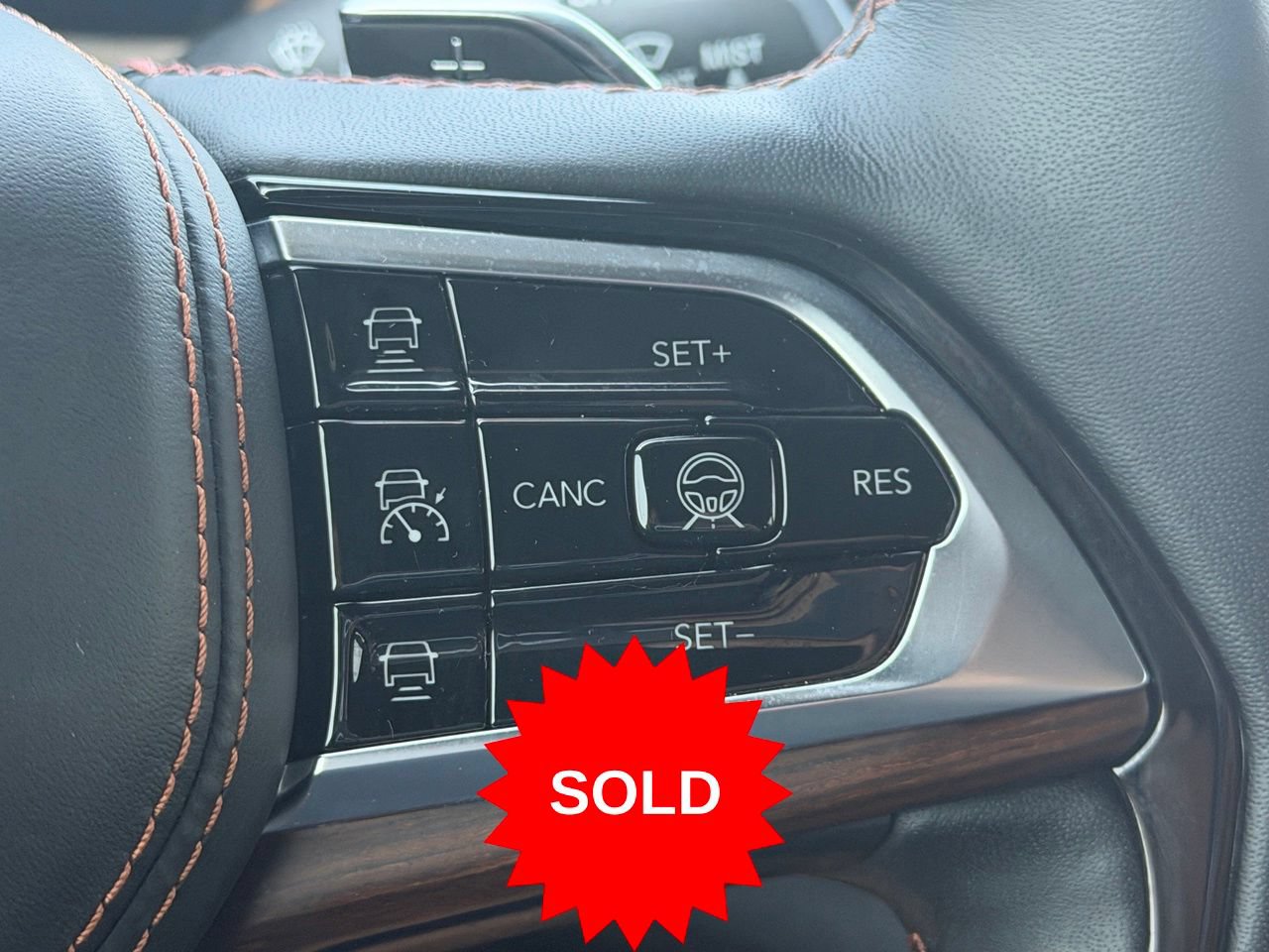 Used 2025 Jeep Grand Cherokee Summit w/ Obsidian Package AWD/4WD image 19