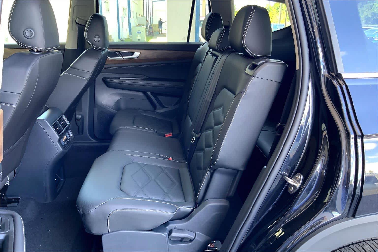 New 2026 Volkswagen Atlas SE FWD image 19