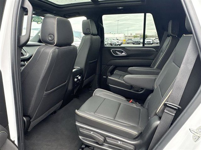 Certified 2023 GMC Yukon SLT w/ SLT Premium Package AWD/4WD image 26