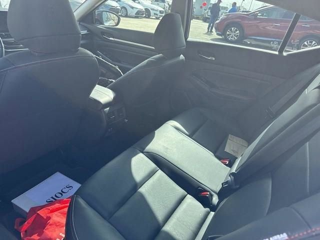Used 2024 Nissan Altima 2.0 SR image 19
