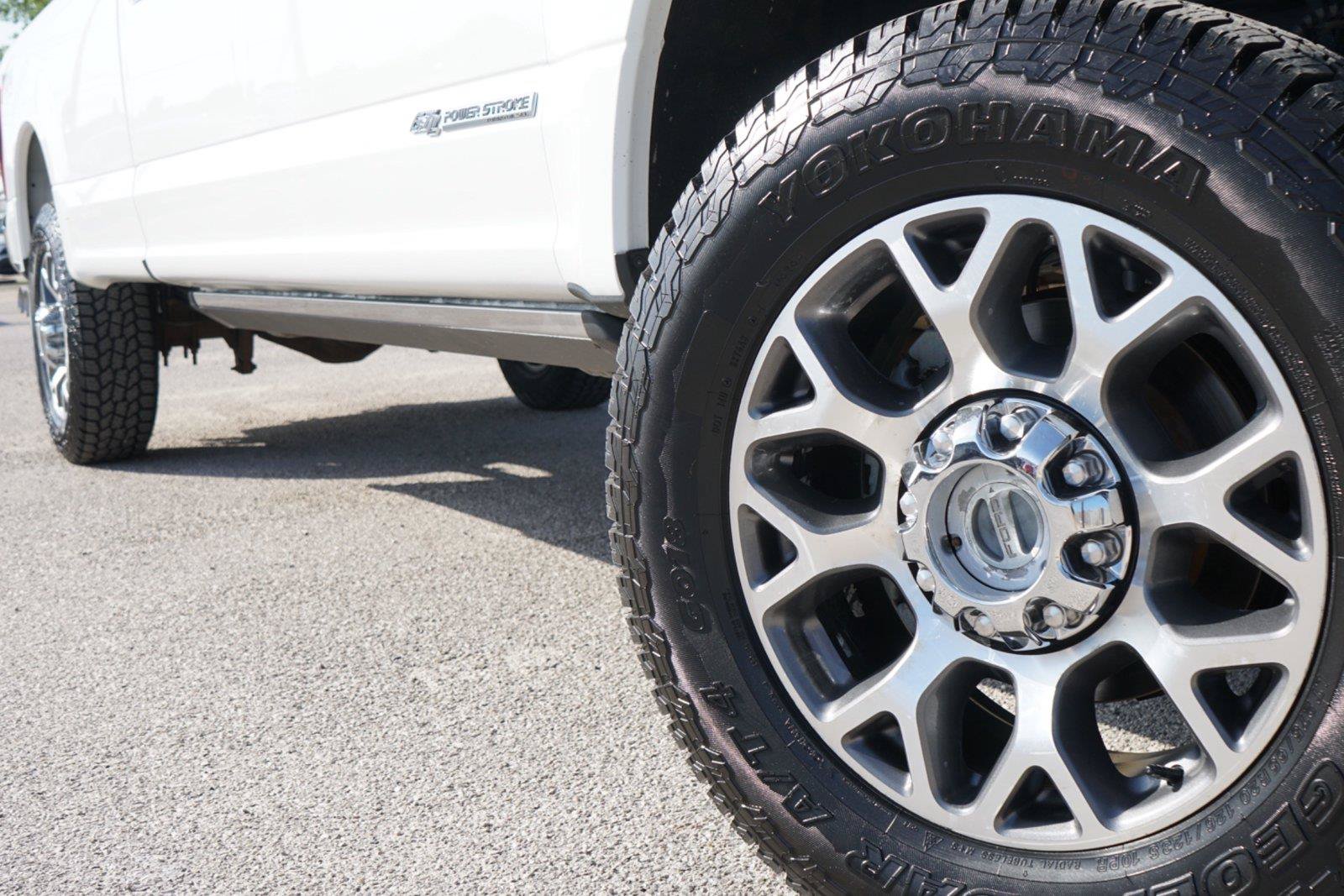 Used 2022 Ford F350 Lariat w/ Lariat Ultimate Package AWD/4WD image 3