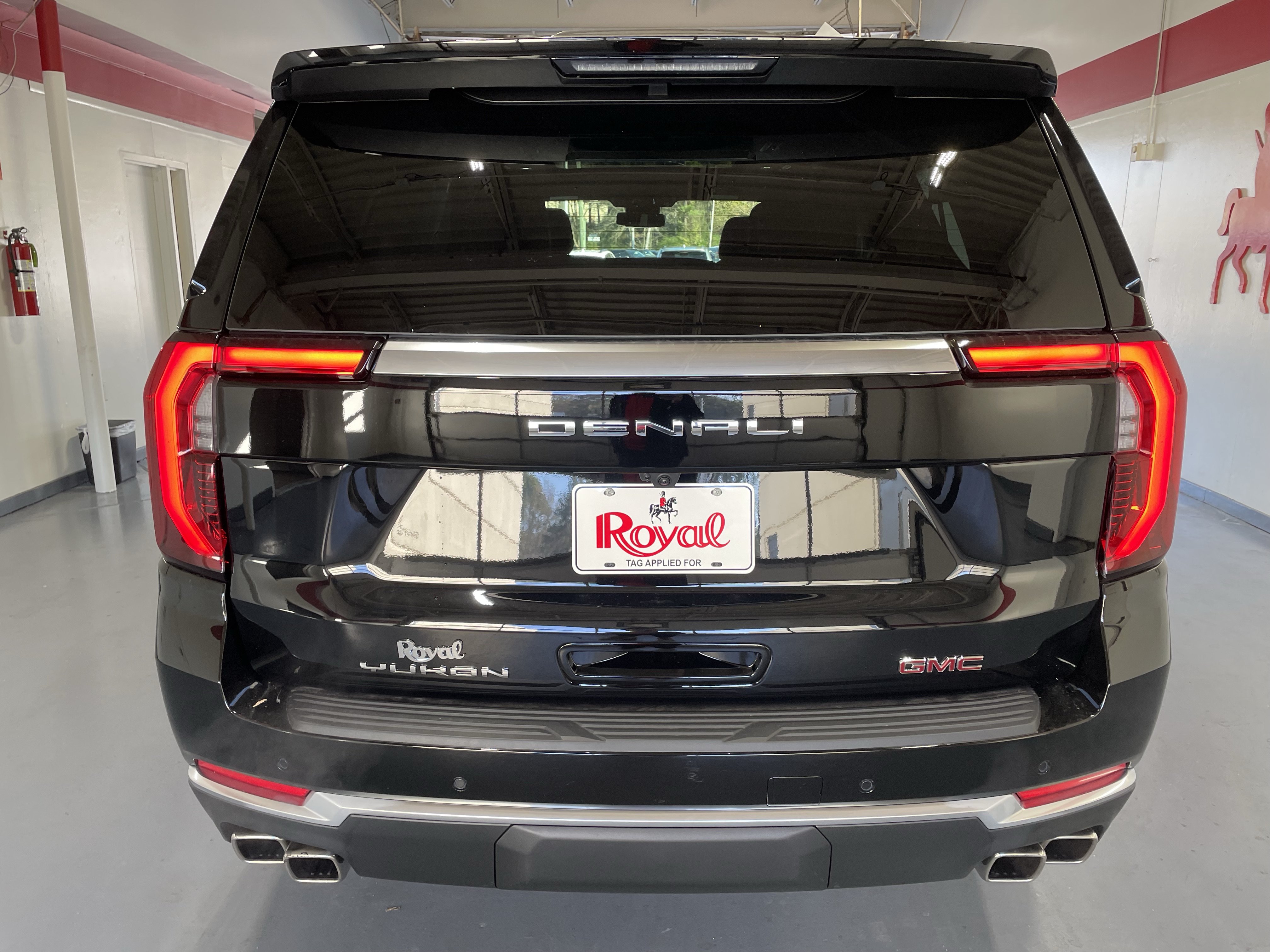 New 2026 GMC Yukon XL Denali w/ Sun & Power Step Package RWD image 5