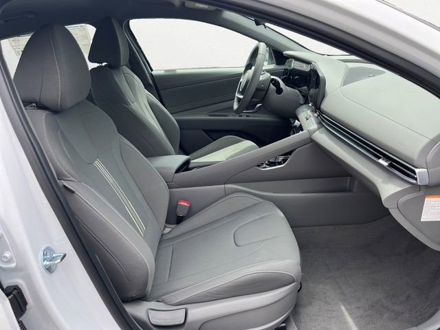 New 2025 Hyundai Elantra SEL FWD image 15
