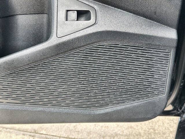Used 2025 Volkswagen Jetta SE FWD image 22