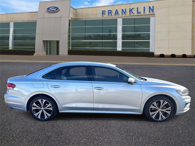 Used 2021 Volkswagen Passat 2.0T SE image 8