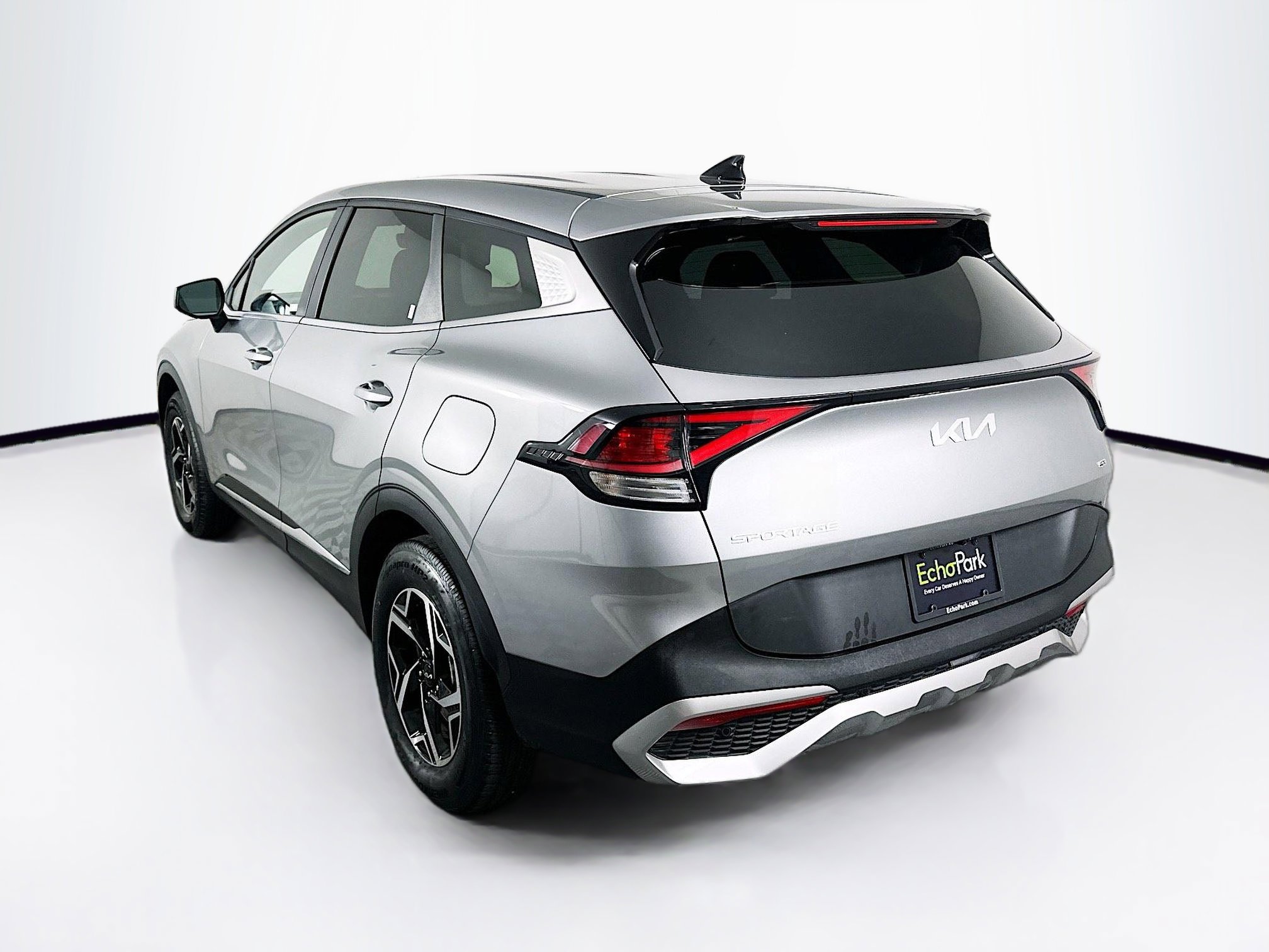 Used 2025 Kia Sportage LX image 5
