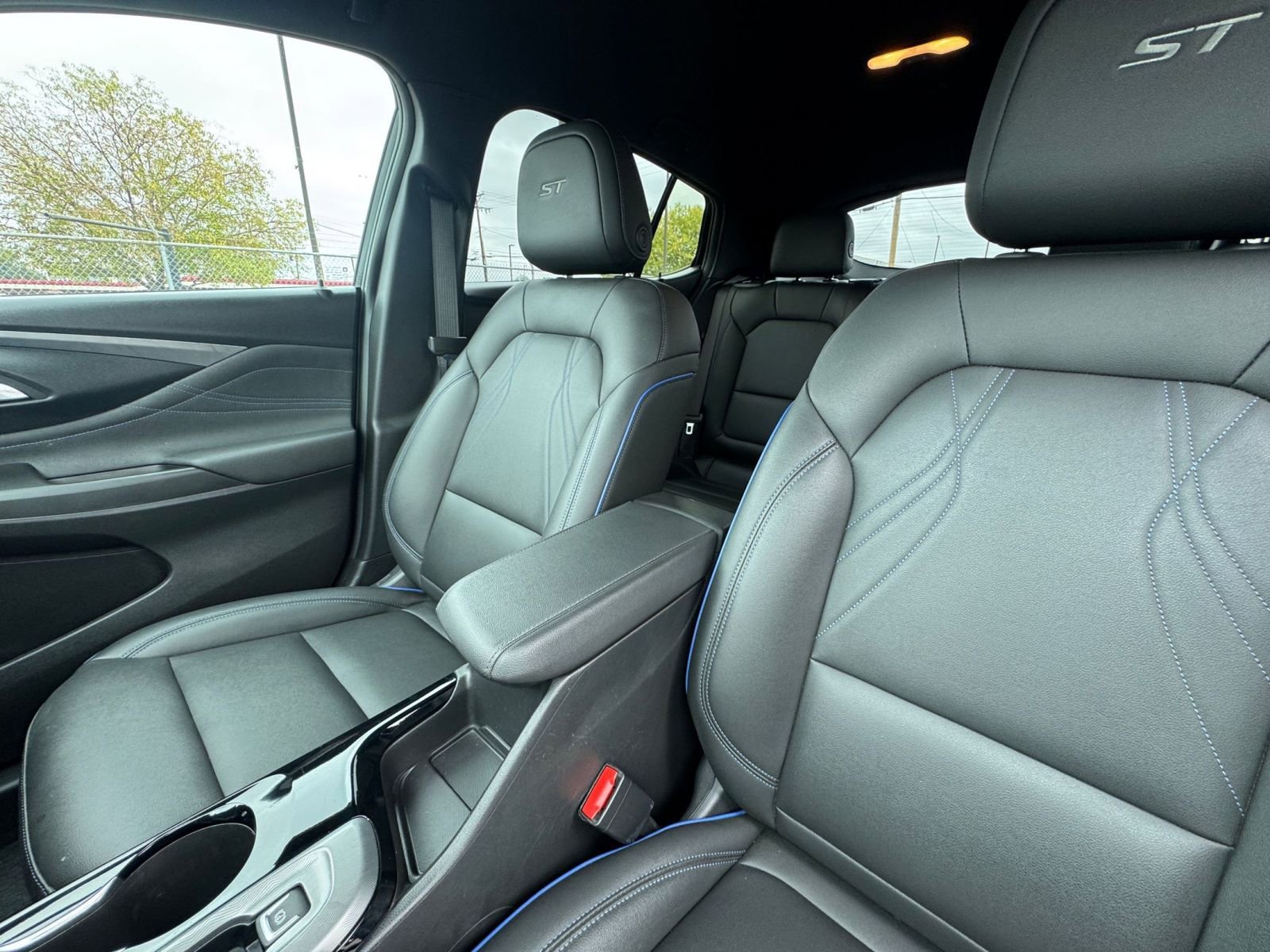 Used 2025 Buick Envista Sport Touring image 34