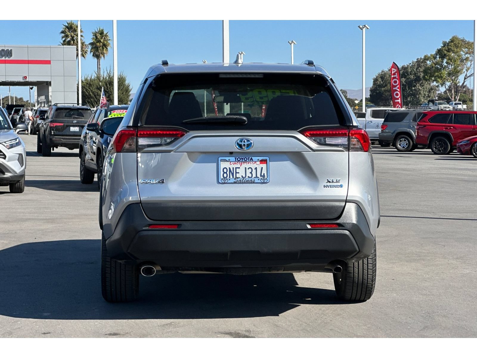 Used 2020 Toyota RAV4 XLE w/ Convenience Package AWD/4WD image 5
