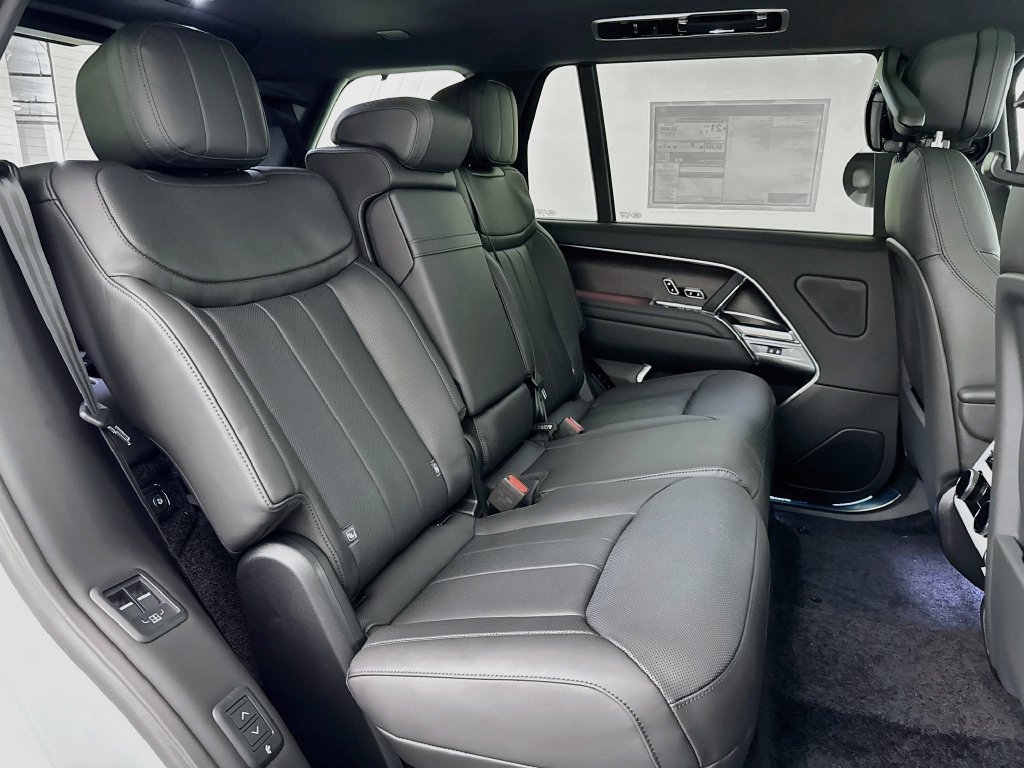 New 2027 Land Rover Range Rover Long Wheelbase SE AWD/4WD image 28