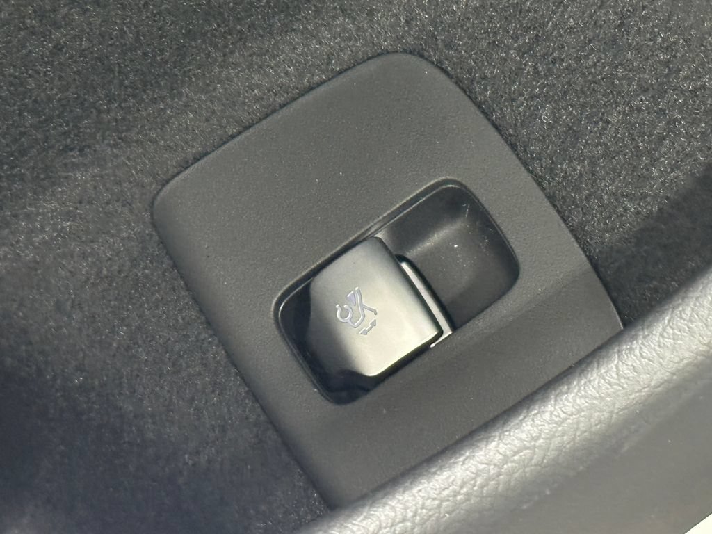 New 2026 Mercedes-Benz E 350 Sedan image 8