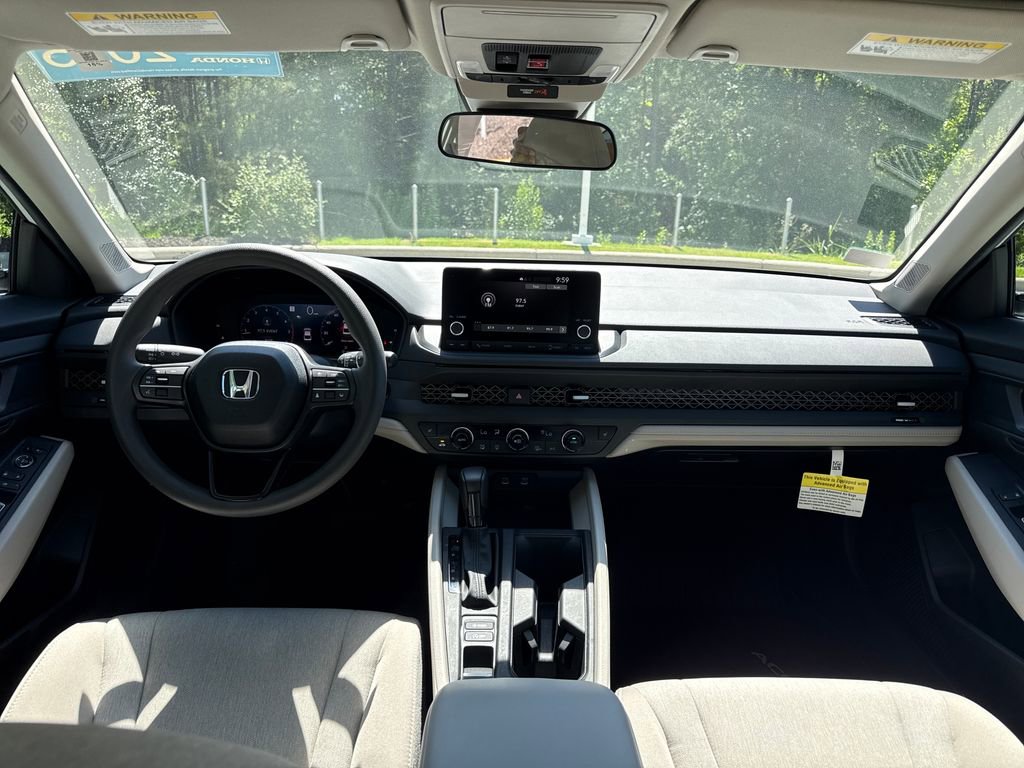 Certified 2025 Honda Accord SE image 17