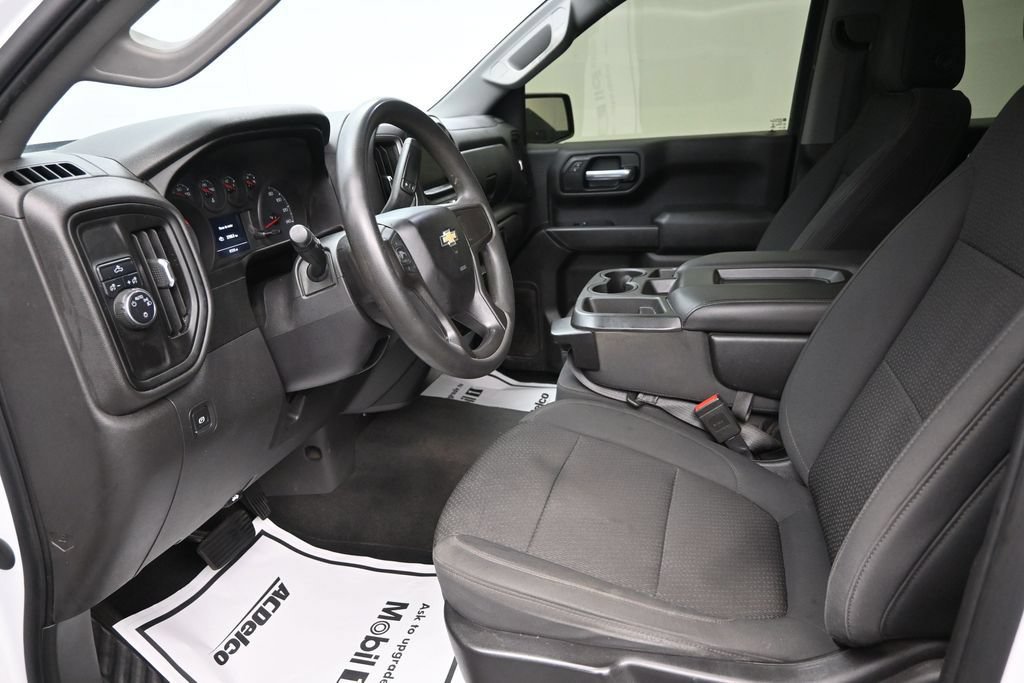 Used 2020 Chevrolet Silverado 1500 Custom w/ Custom Value Package RWD image 11
