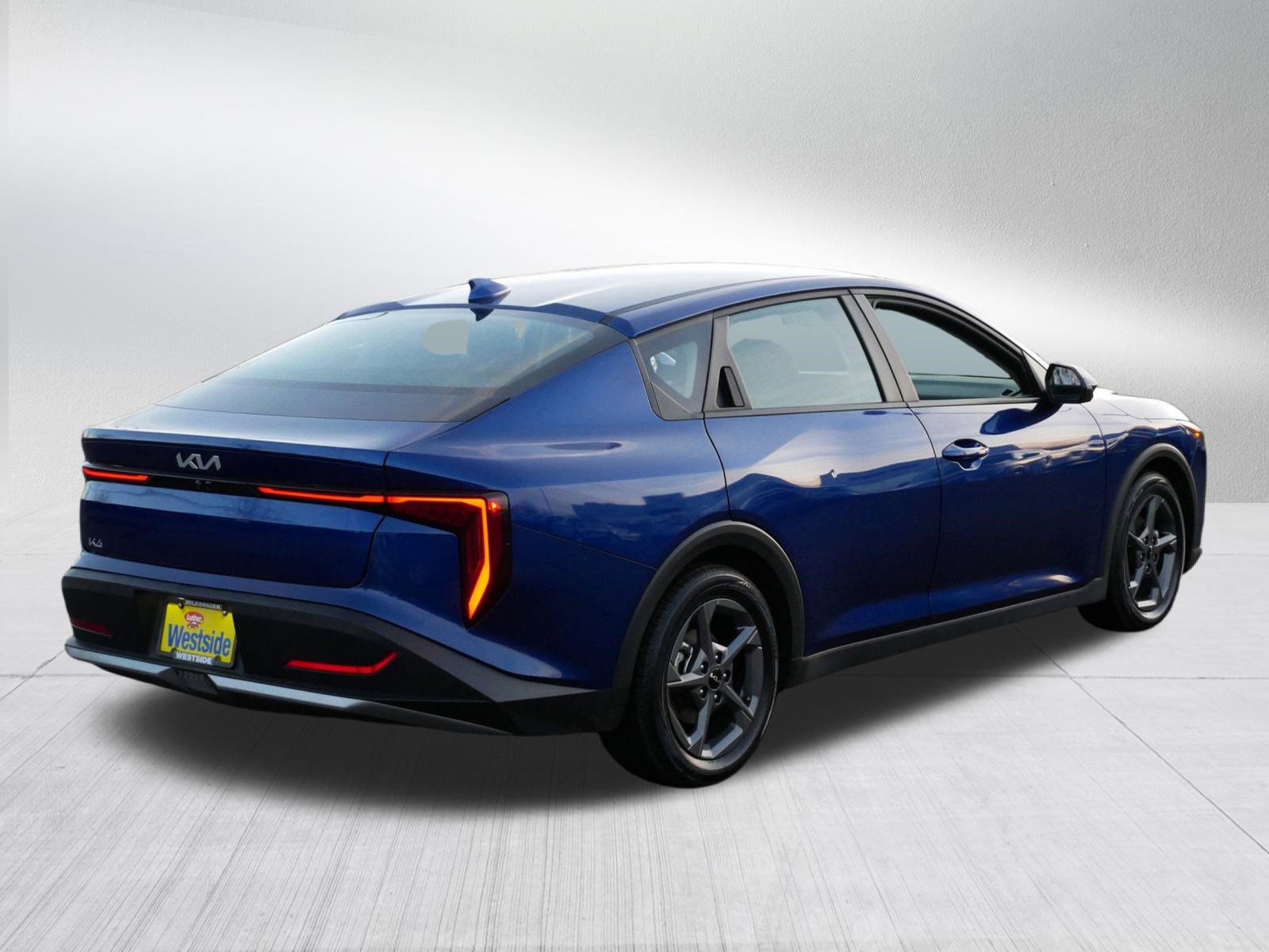 Used 2025 Kia K4 LXS image 7