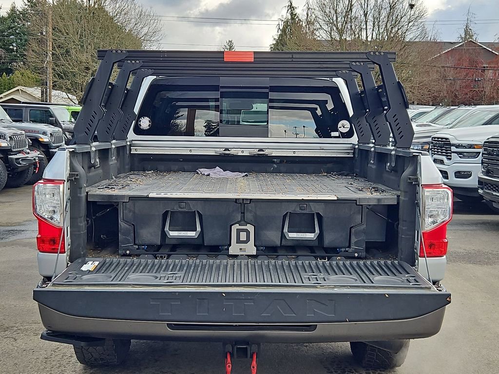 Used 2018 Nissan Titan PRO-4X w/ Pro-4x Convenience Package image 10