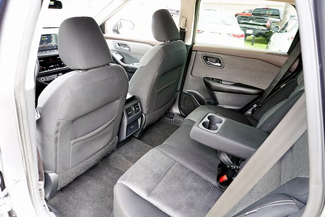 Used 2021 Nissan Rogue SV FWD image 25