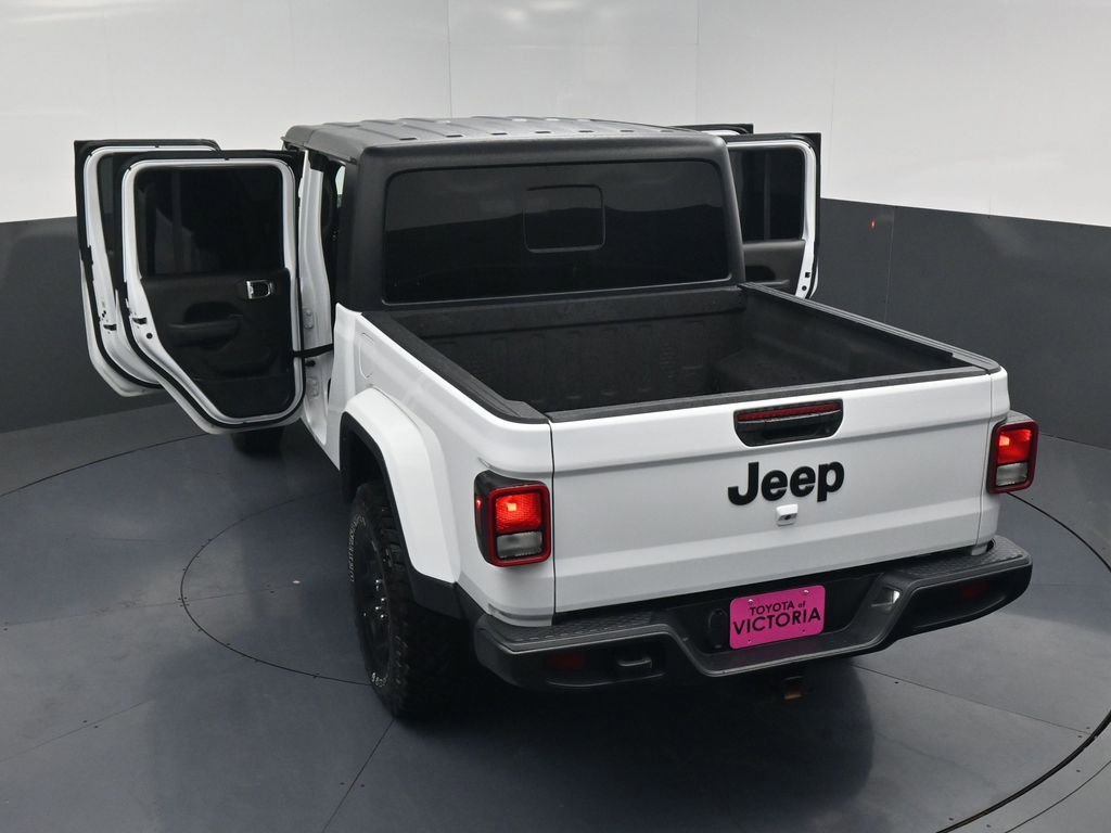 Used 2023 Jeep Gladiator Sport image 21