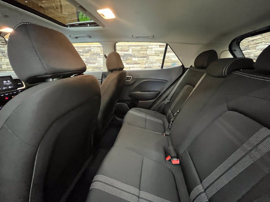 Certified 2023 Hyundai Venue SEL FWD image 36